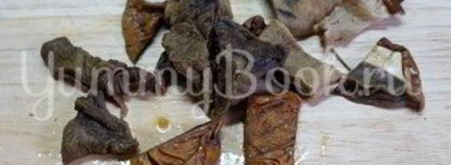 картофель с грибами и фрикадельками в горшочках. Шаг 3