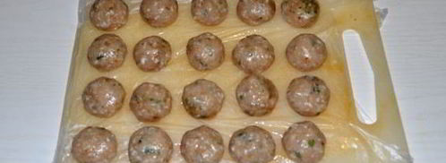 куриные фрикадельки в томатно-сметанном соусе. Шаг 3