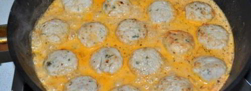 куриные фрикадельки в томатно-сметанном соусе. Шаг 7