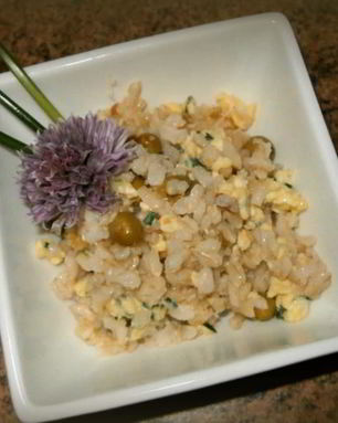 Бурый рис на сковороде