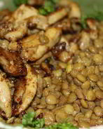 Чечевица со свининой и овощами