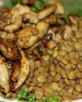 Чечевица со свининой и овощами