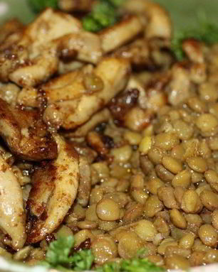 Чечевица со свининой и овощами