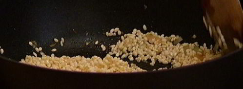 черный рис с кальмарами и морскими гребешками. Шаг 5