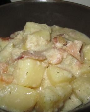 Картофель с беконом в сливочном соусе