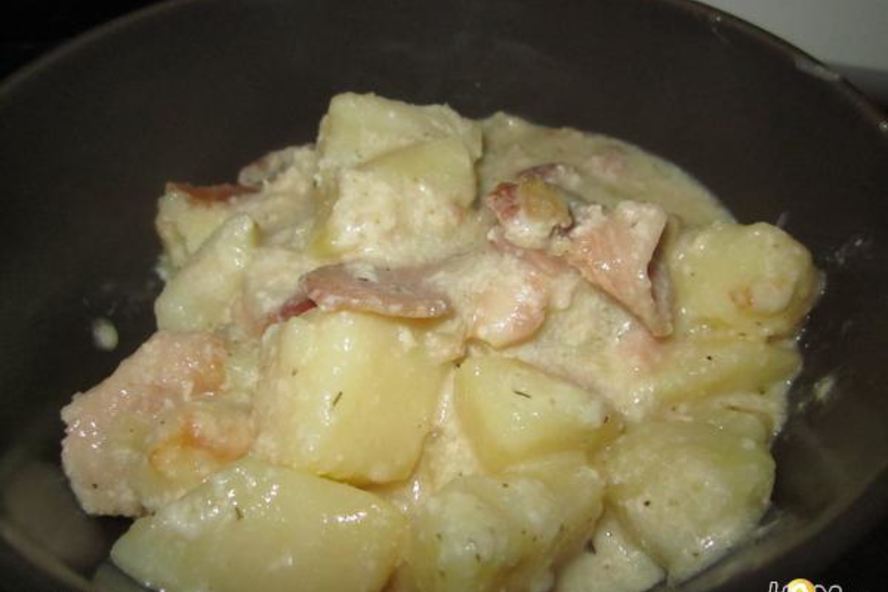 Рецепт картофеля с беконом в сливочном соусе