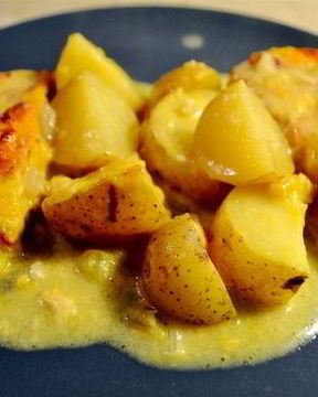 Картофель со свининой и сыром в духовке