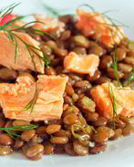 Острая чечевица с лососем