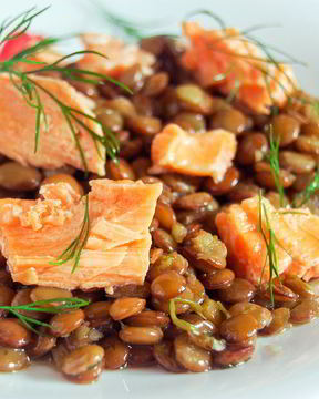 Острая чечевица с лососем