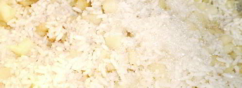 рис с яблоками шарлотка. Шаг 4