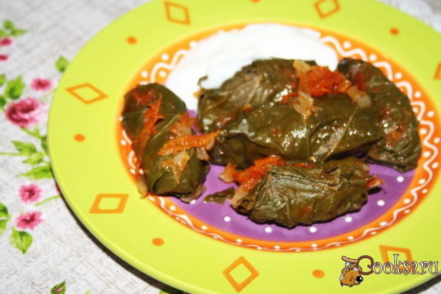 Рецепт долмы из маринованых виноградных листьев с говядиной