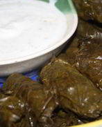 Долма из молодых виноградных листьев с начинкой из смешанного фарша