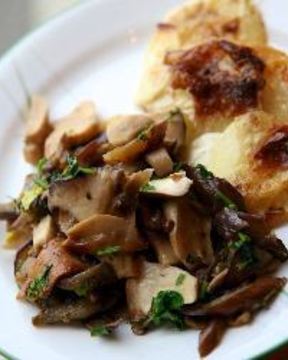 Белые грибы с баклажанами