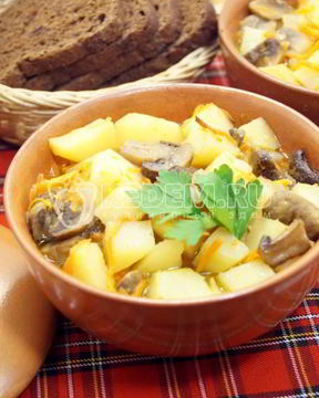 Горшочки с грибами в духовке