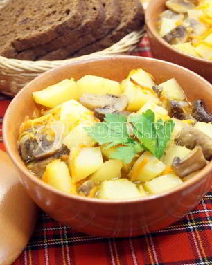 Горшочки с грибами в духовке