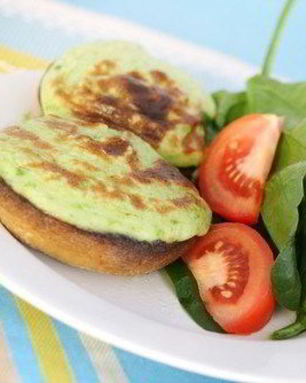 Грибные шляпки, фаршированные шпинатом и голубым сыром