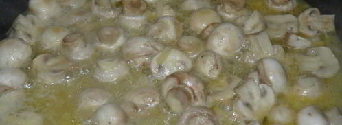 грибы в сливочно-сырной подливке. Шаг 4