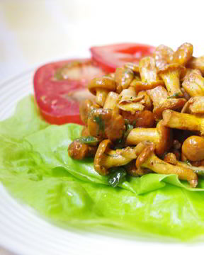 Лисички, запеченные в фольге