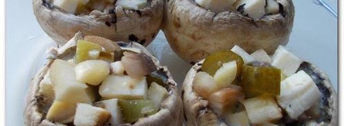 печеные шампиньоны с адыгейским сыром и соленым огурцом. Шаг 4