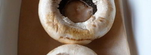 шампиньоны, фаршированные перепелиными яйцами. Шаг 4