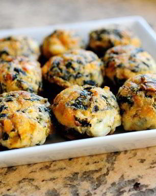 Запеченные грибы, фаршированные сыром и шпинатом