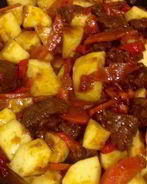 Гуляш из говядины с картофелем