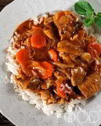 Гуляш из говядины в мультиварке