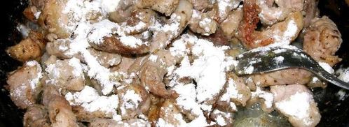 гуляш из свинины с красным вином. Шаг 6