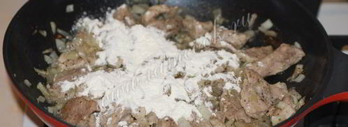 гуляш из свинины с подливкой. Шаг 6