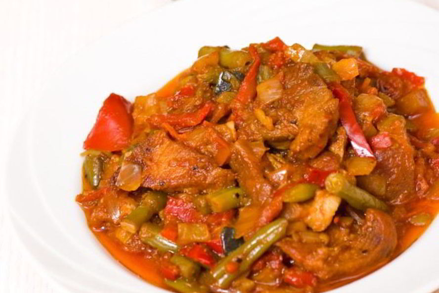 Рецепт гуляша из свинины с зеленой фасолью