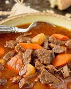 Гуляш по-венгерски с фасолью