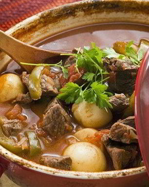 Гуляш по-венгерски с яичной лапшой