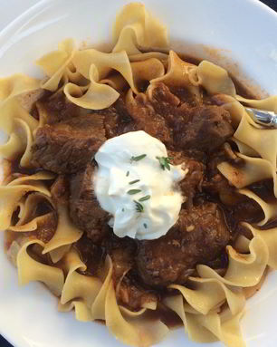 Гуляш с мясом