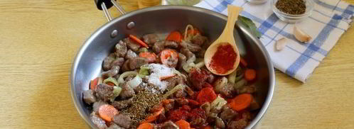 пряный гуляш из говядины на сковороде. Шаг 9