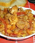 Свиной гуляш с китайской редькой