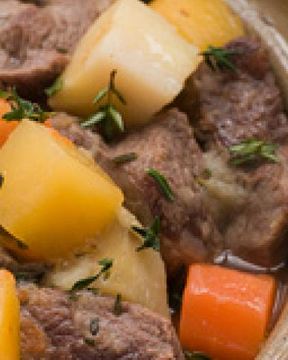 Уэльский гуляш в горшочке