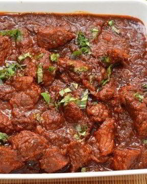 Венгерский гуляш из говядины с подливкой