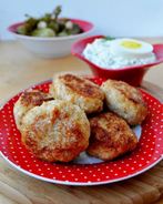 Котлеты из судака с соусом