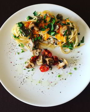 Лапша с тыквой и грибами