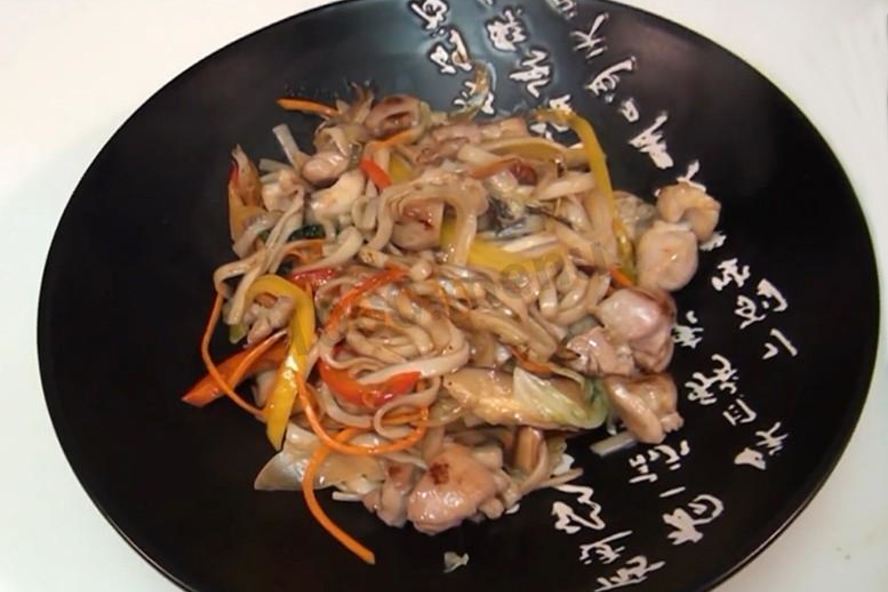 Рецепт лапши удон с курицей и овощами