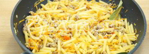 макароны с фаршем на сковороде. Шаг 8