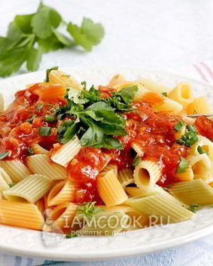 Макароны с томатной пастой