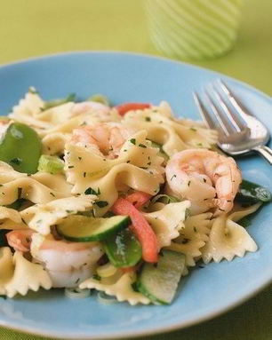 Паста фарфалле в сливочном соусе с креветками