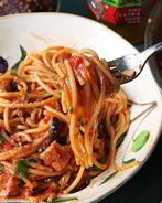 Паста с анчоусами и оливками