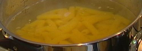 паста с брокколи, оливками и кедровыми орешками. Шаг 6