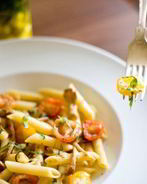 Паста с грибами и помидорами