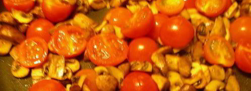 паста с грибами, томатами черри и соусом со сливками и песто. Шаг 4