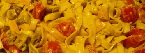 паста с грибами, томатами черри и соусом со сливками и песто. Шаг 6