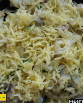 Паста с грибами в сливочном соусе с белым вином и сыром