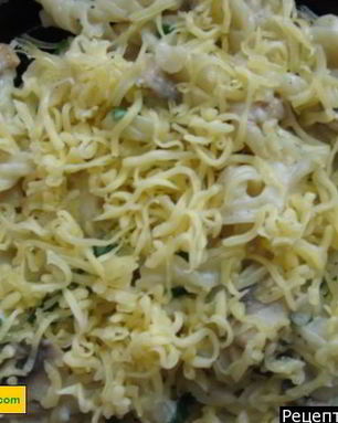 Паста с грибами в сливочном соусе с белым вином и сыром